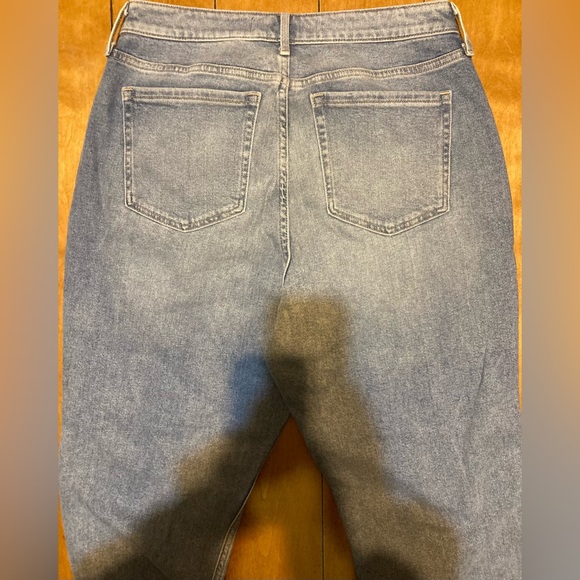 Women’s Size 15L Hollister Curvy Ultra High Rise Mom Distressed Jeans - Picture 5 of 16